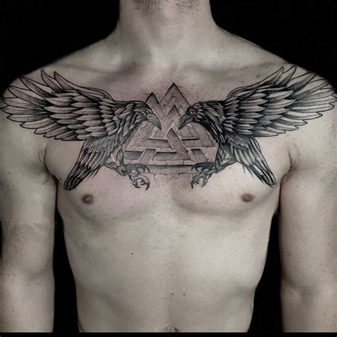 25 Raven Tattoo Ideas and Meanings: Embracing the。